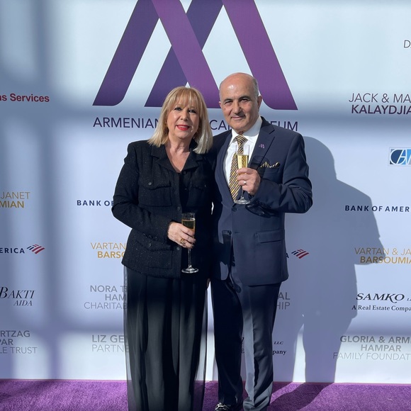 CHANEL ICONIC TWEED JACKET❤️HP - Picture 10 of 10